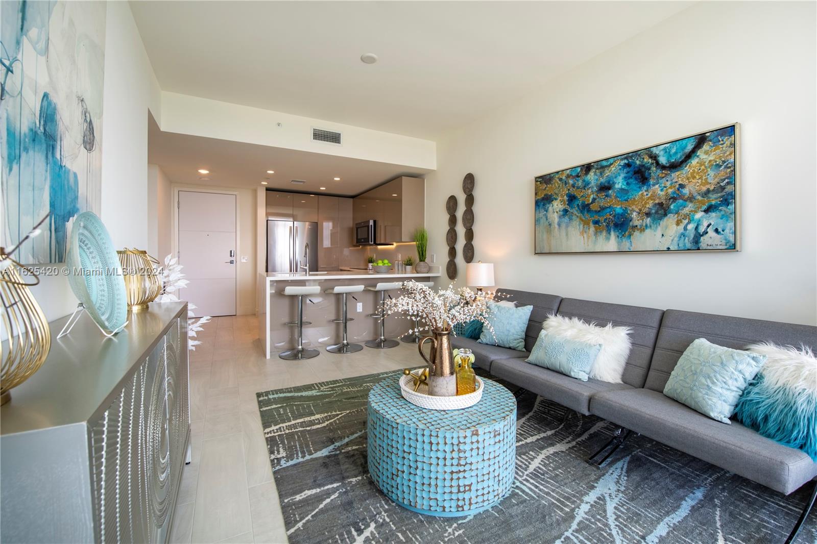 2000 Metropica Way # 908