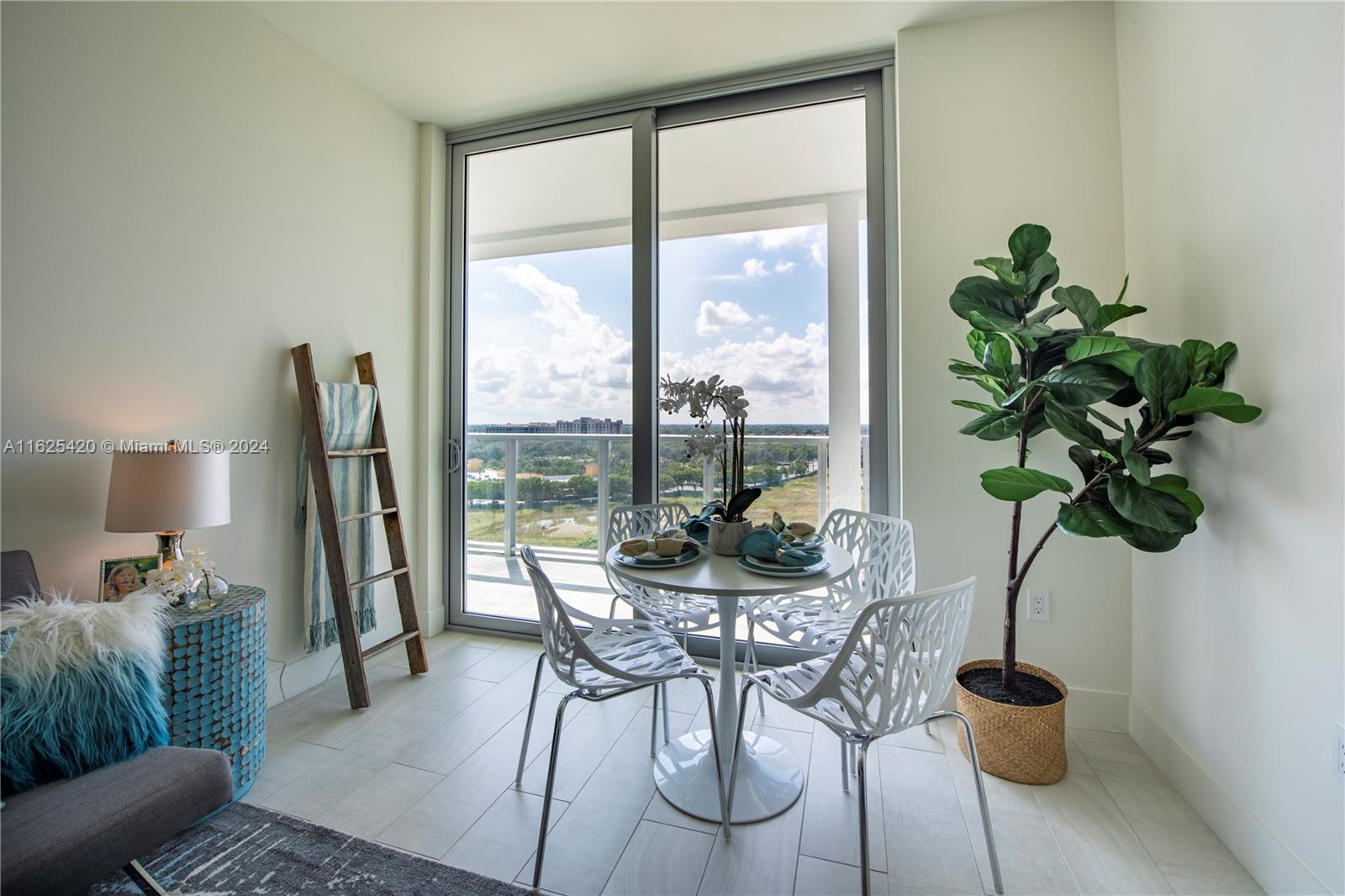 2000 Metropica Way # 908