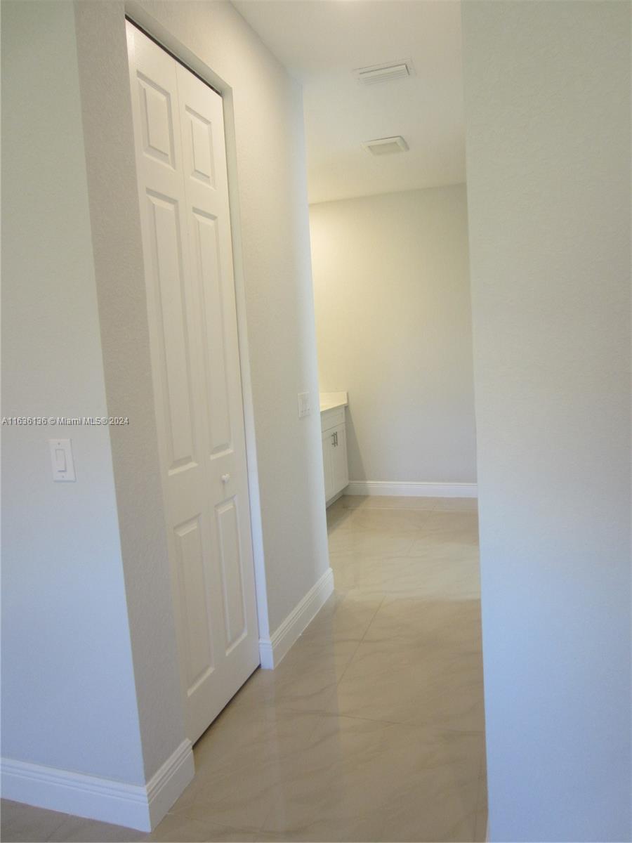 519 NW 7th Ter