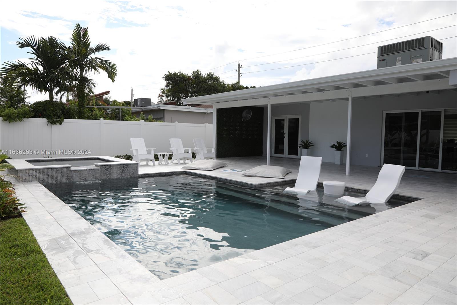 1321 Garfield St Unit: .