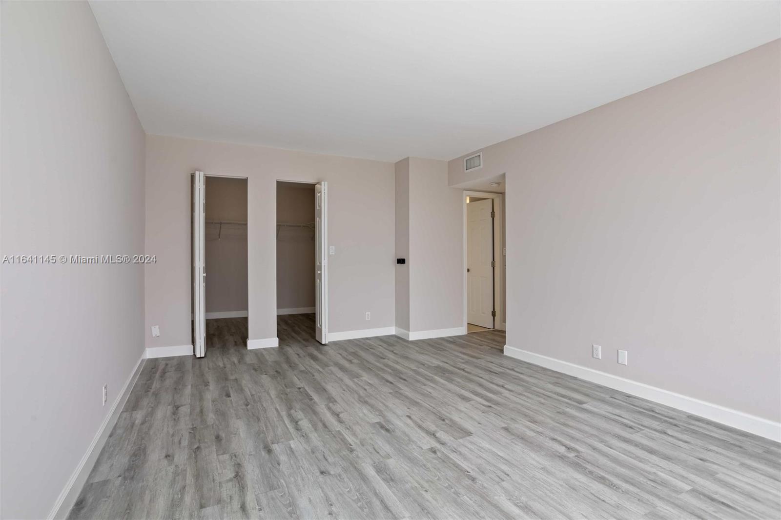 800 Parkview Dr # 507