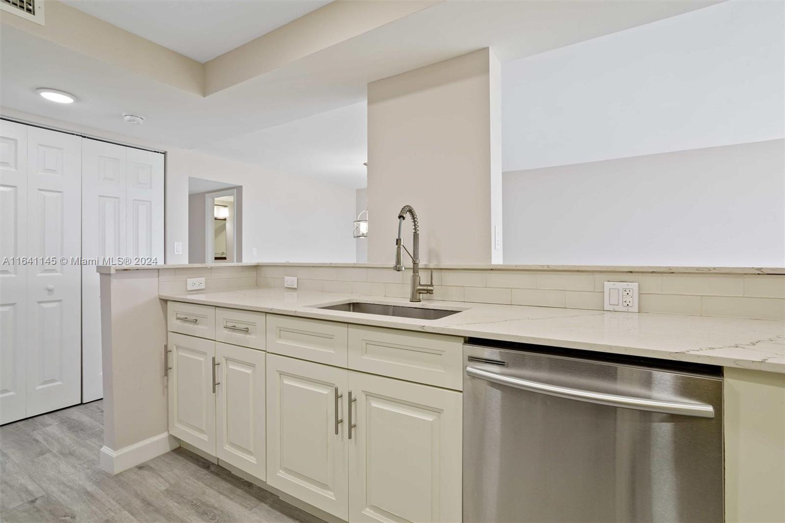800 Parkview Dr # 507