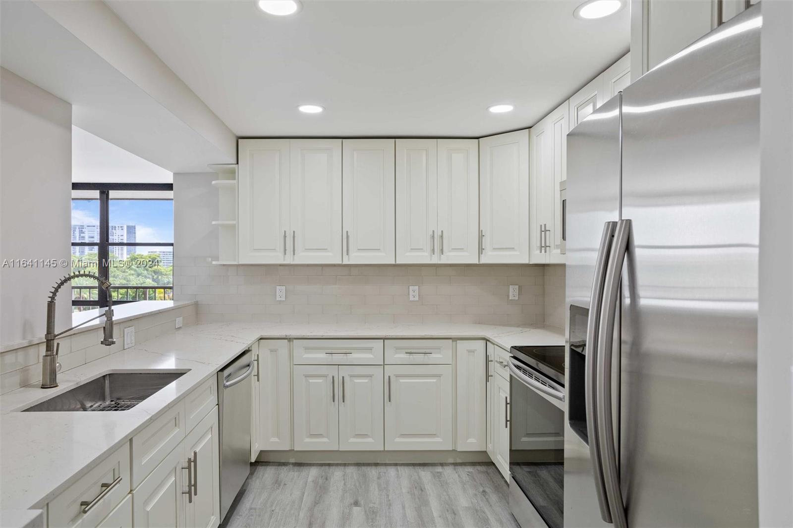 800 Parkview Dr # 507
