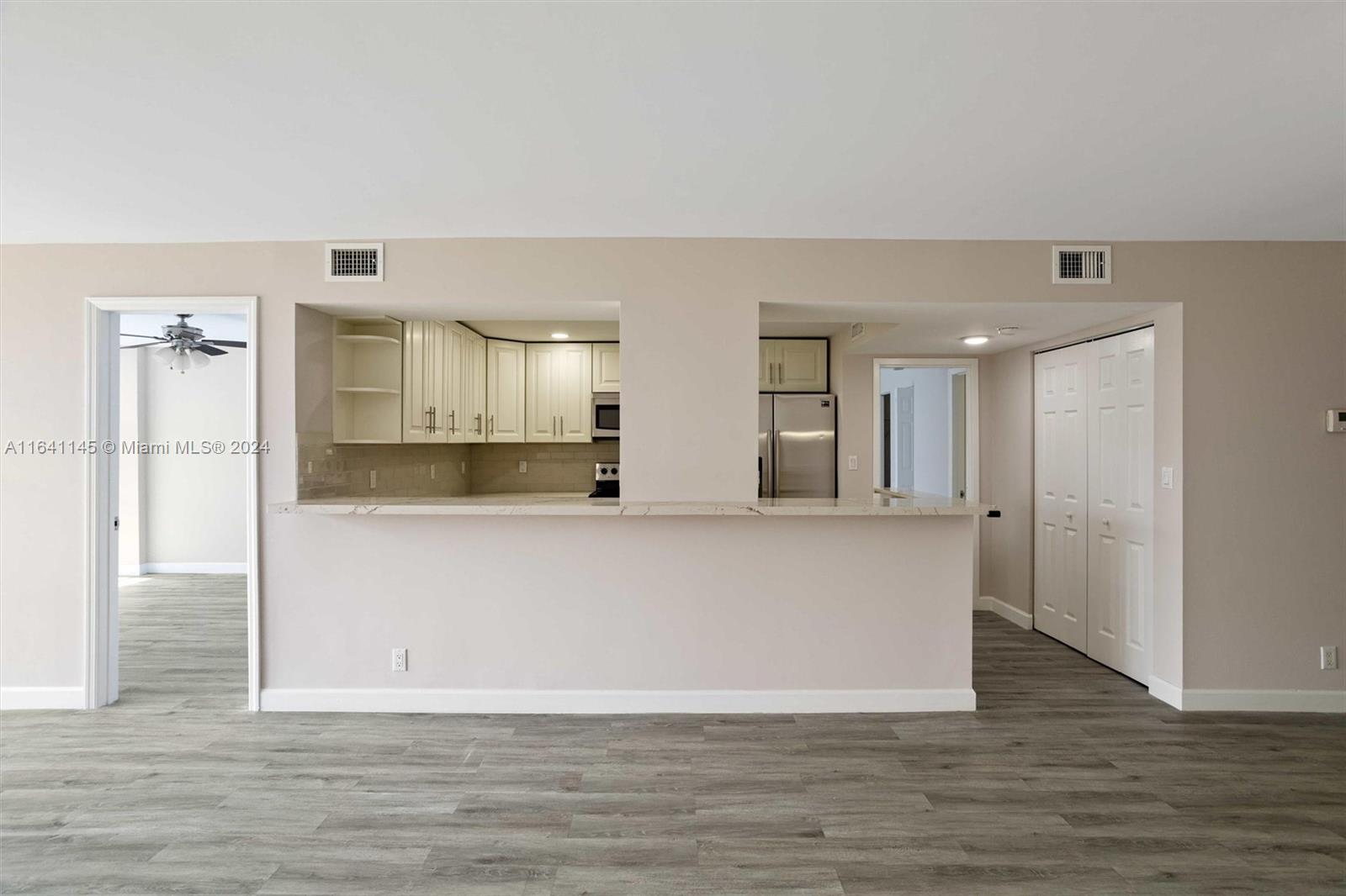 800 Parkview Dr # 507