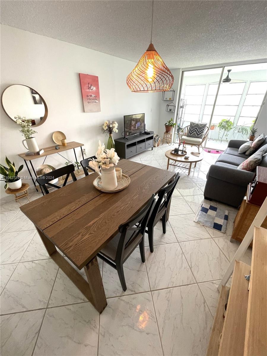 2931 E Sunrise Lakes Dr Unit: 207