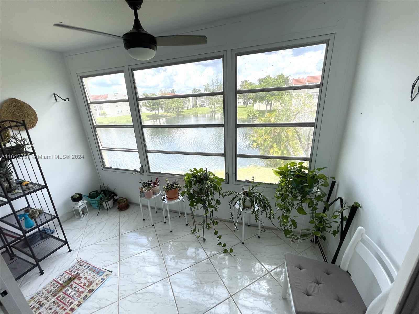 2931 E Sunrise Lakes Dr Unit: 207