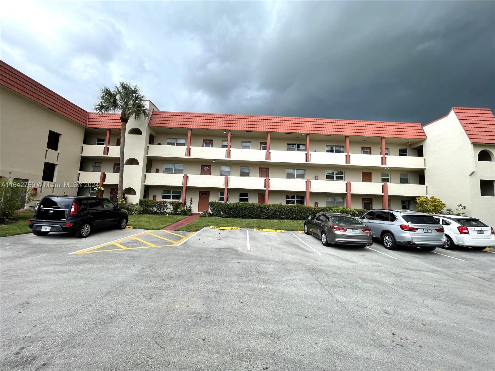 2931 E Sunrise Lakes Dr Unit: 207