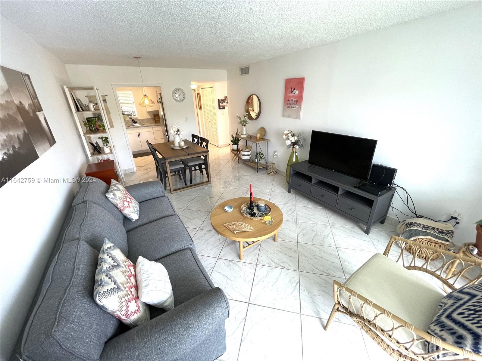 2931 E Sunrise Lakes Dr Unit: 207