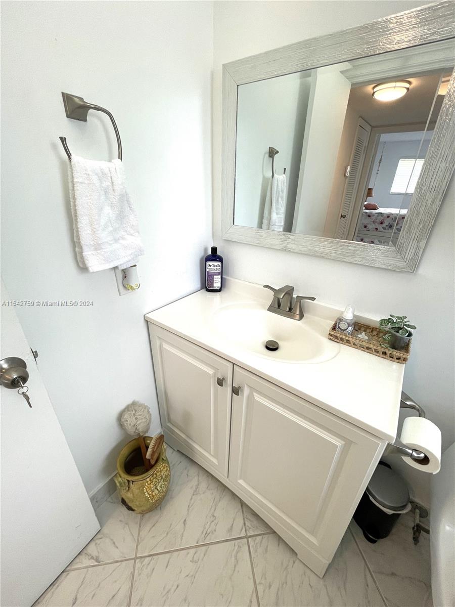 2931 E Sunrise Lakes Dr Unit: 207
