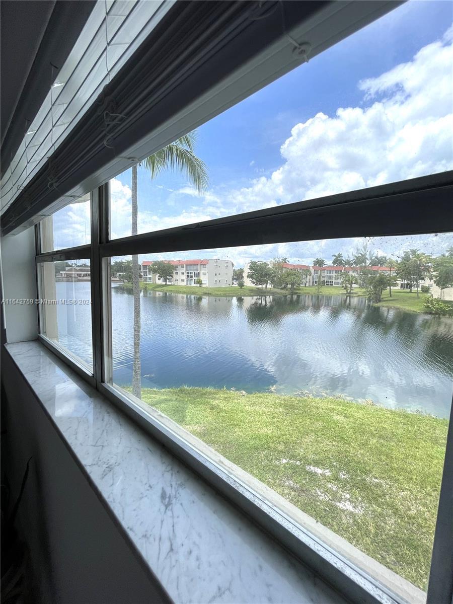 2931 E Sunrise Lakes Dr Unit: 207