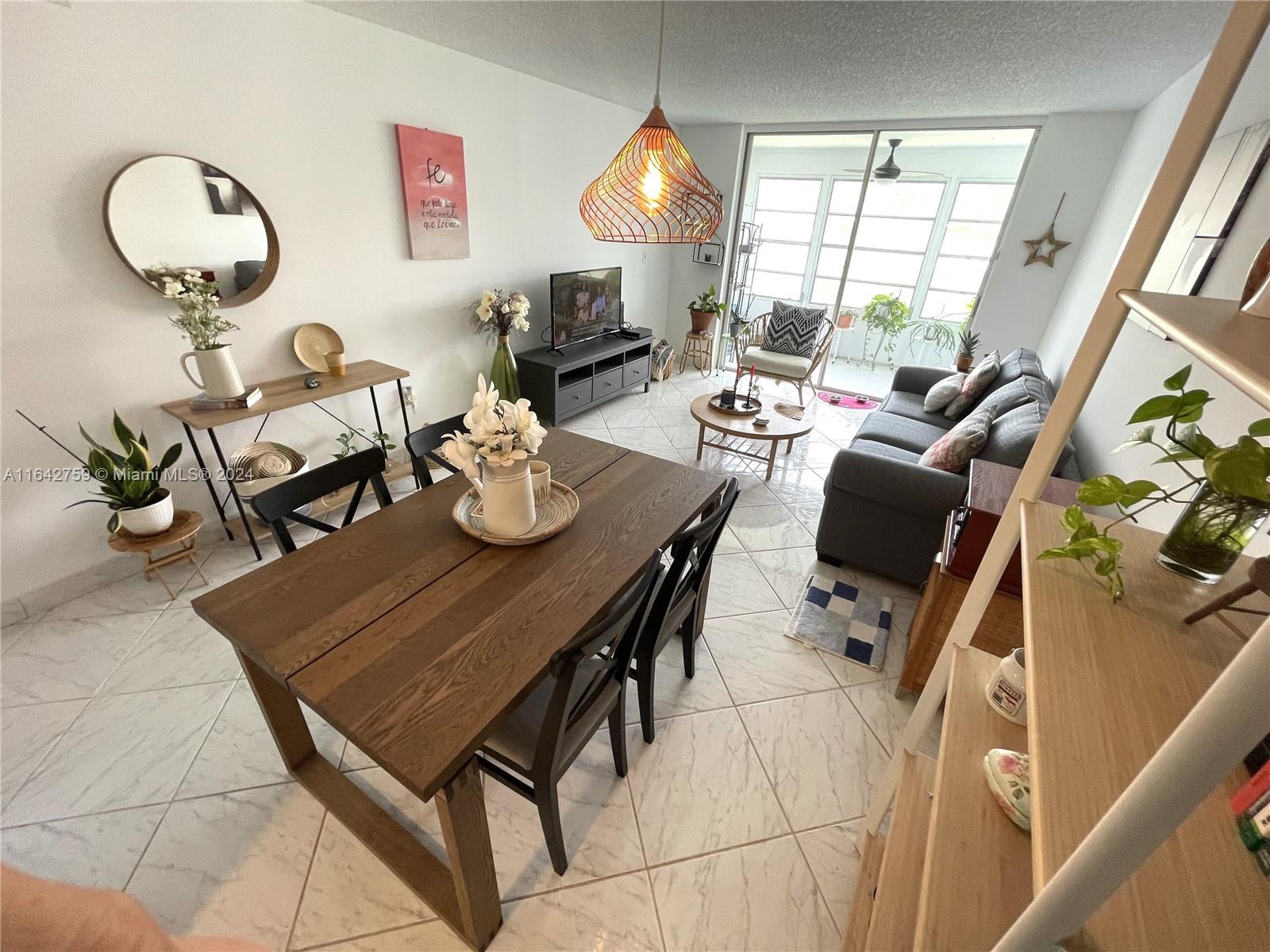 2931 E Sunrise Lakes Dr Unit: 207