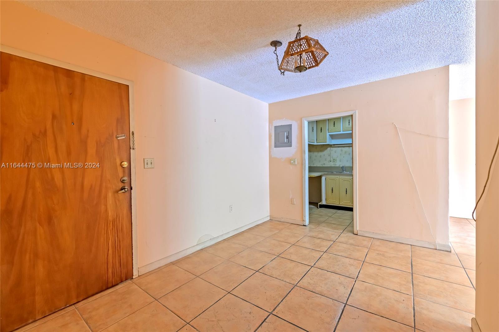 8950 NE 8th Ave # 208