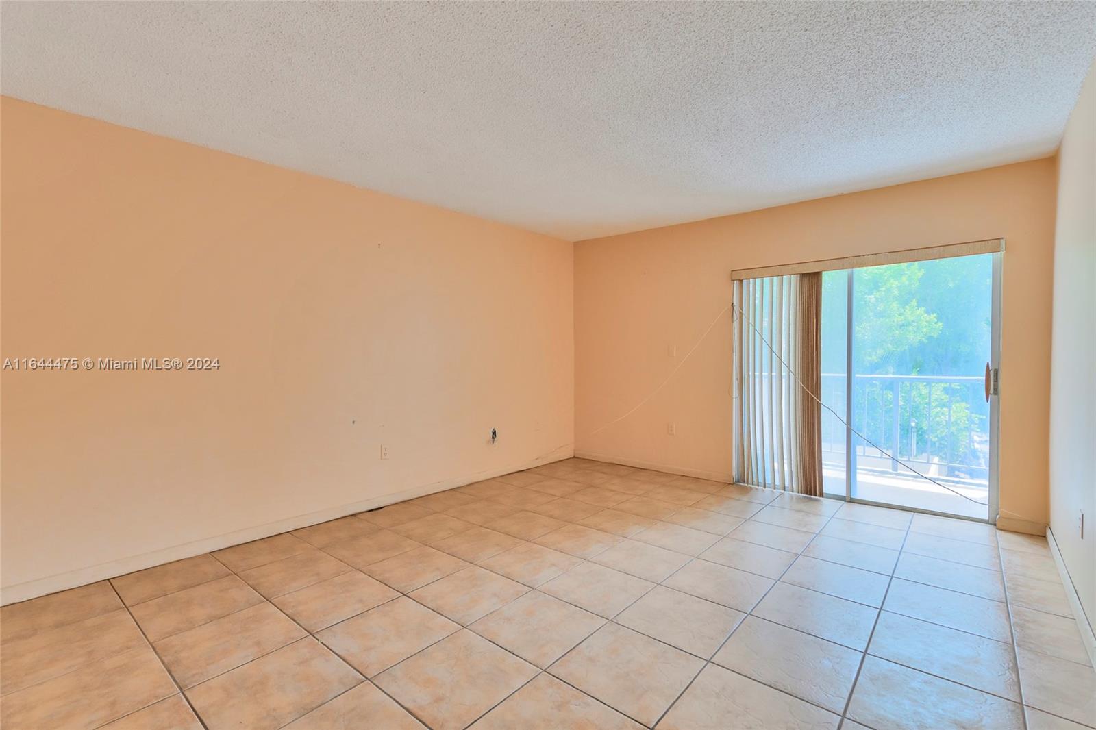 8950 NE 8th Ave # 208