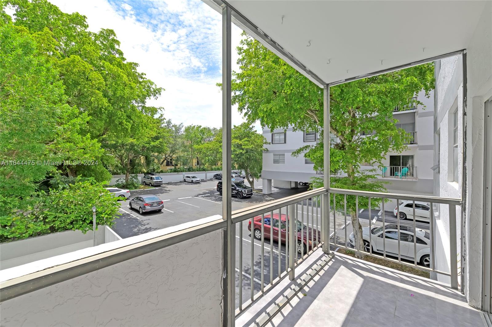 8950 NE 8th Ave # 208