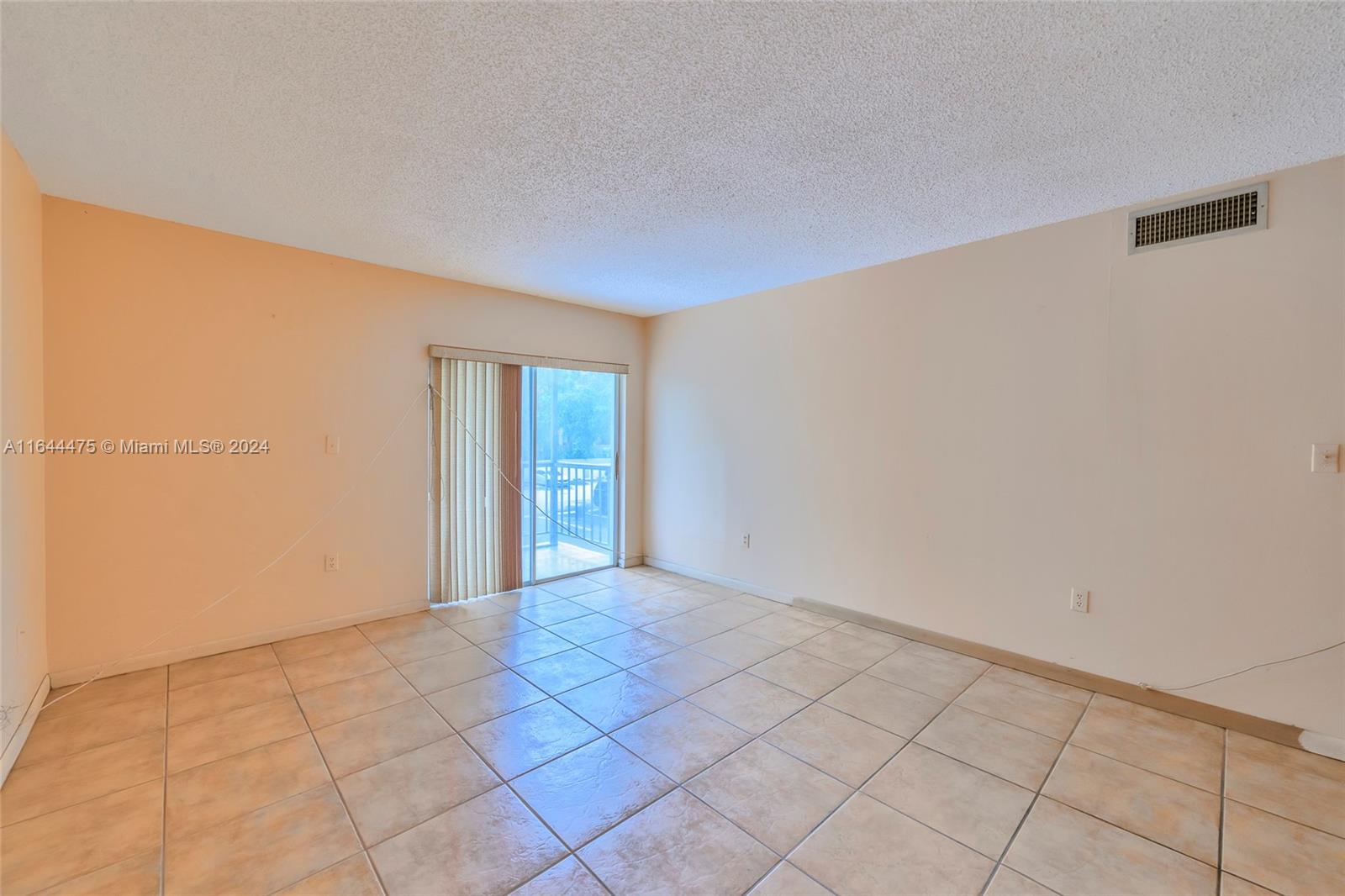 8950 NE 8th Ave # 208