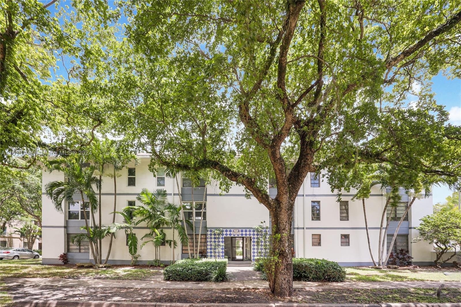 235 Antilla Ave # 6