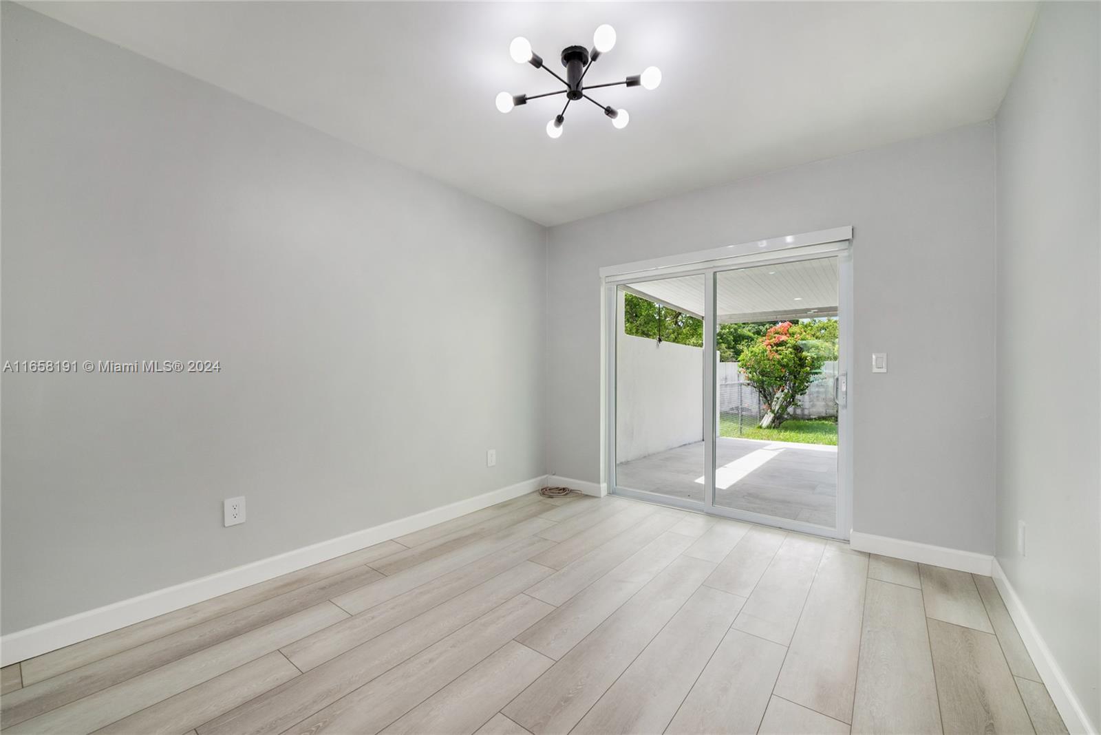 10012 SW 23rd Ter