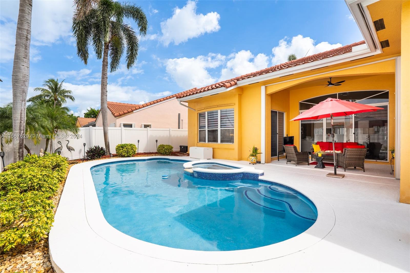 332 SW 187th Ter
