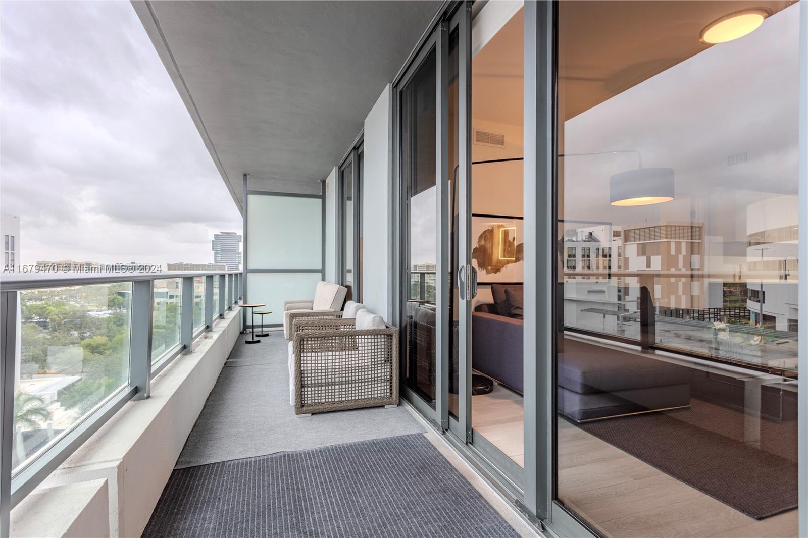 2960 NE 207th St # 904