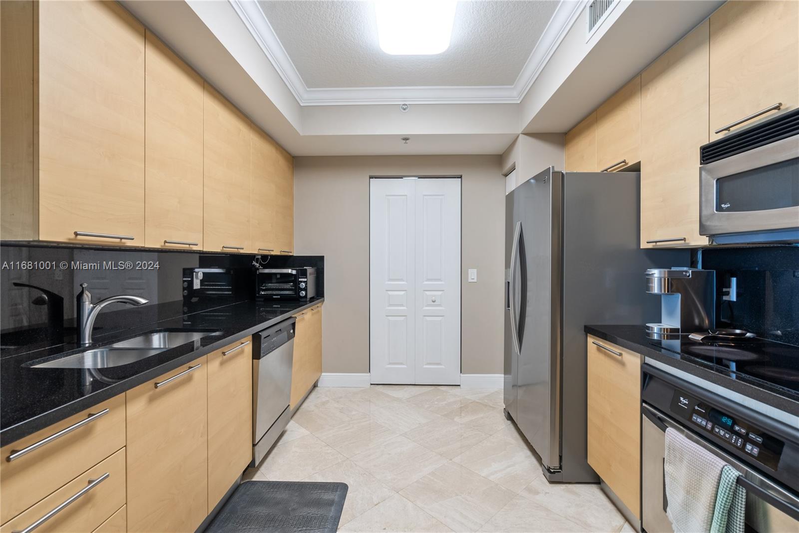 350 SE 2nd St # 2550