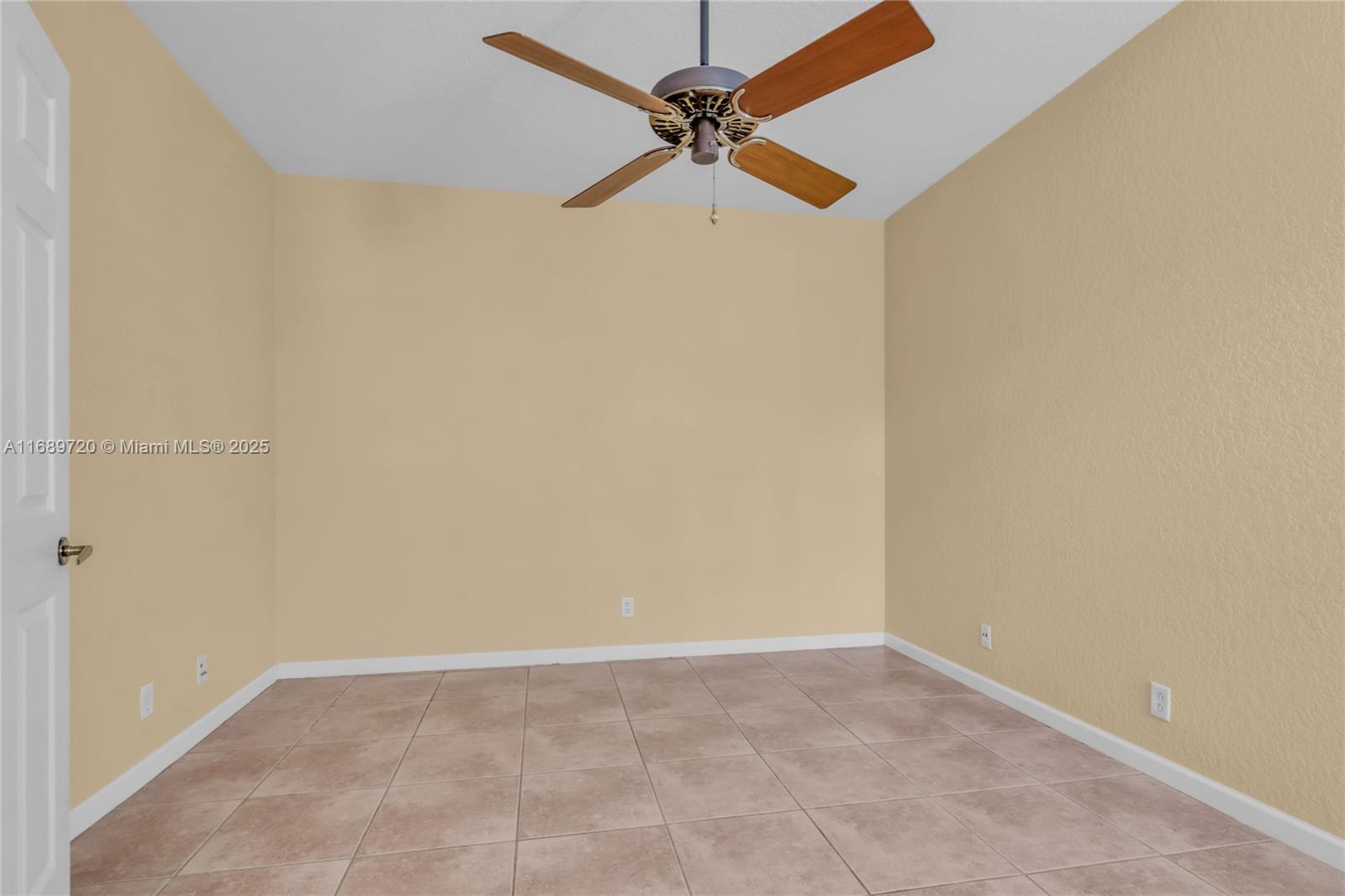 2814 Kinsington Cir # 3 Unit: 28-3