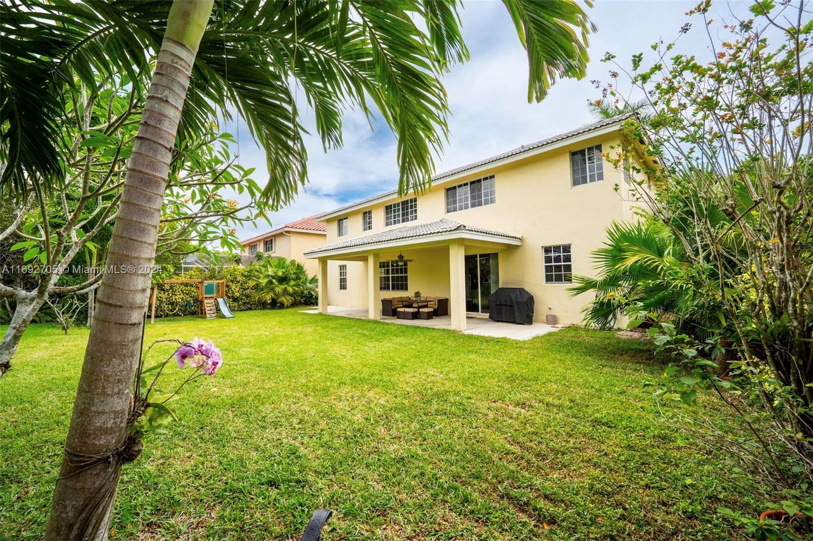 3745 Heron Ridge Ln
