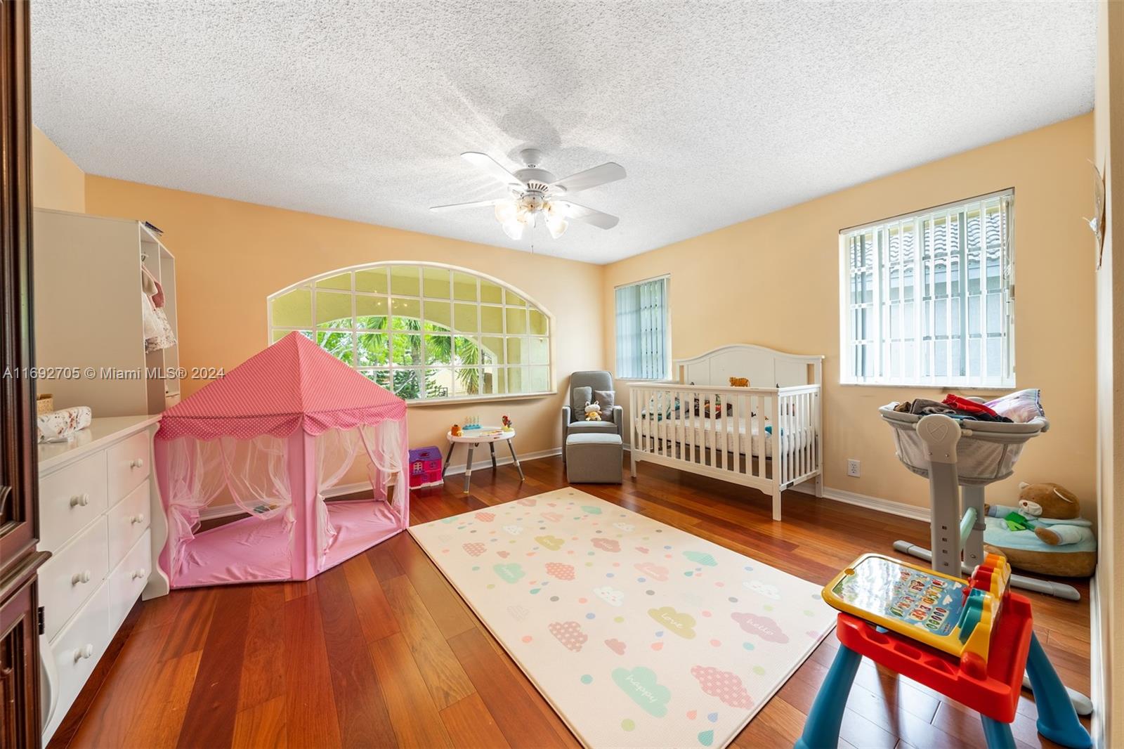 3745 Heron Ridge Ln