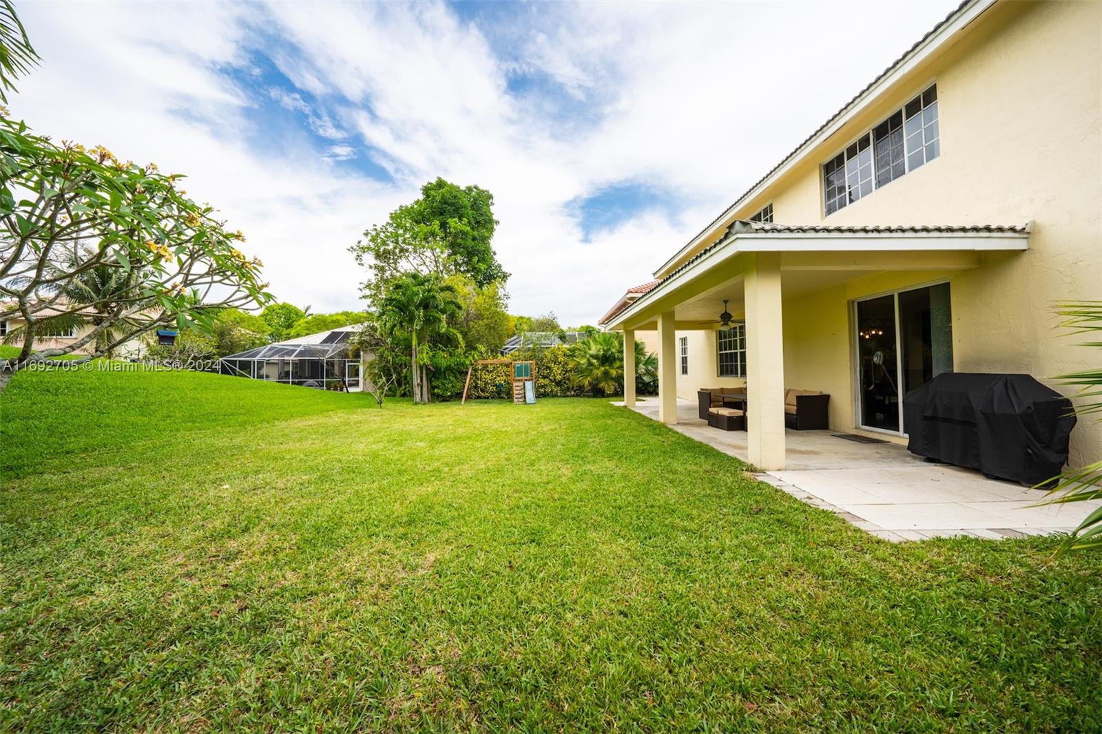 3745 Heron Ridge Ln