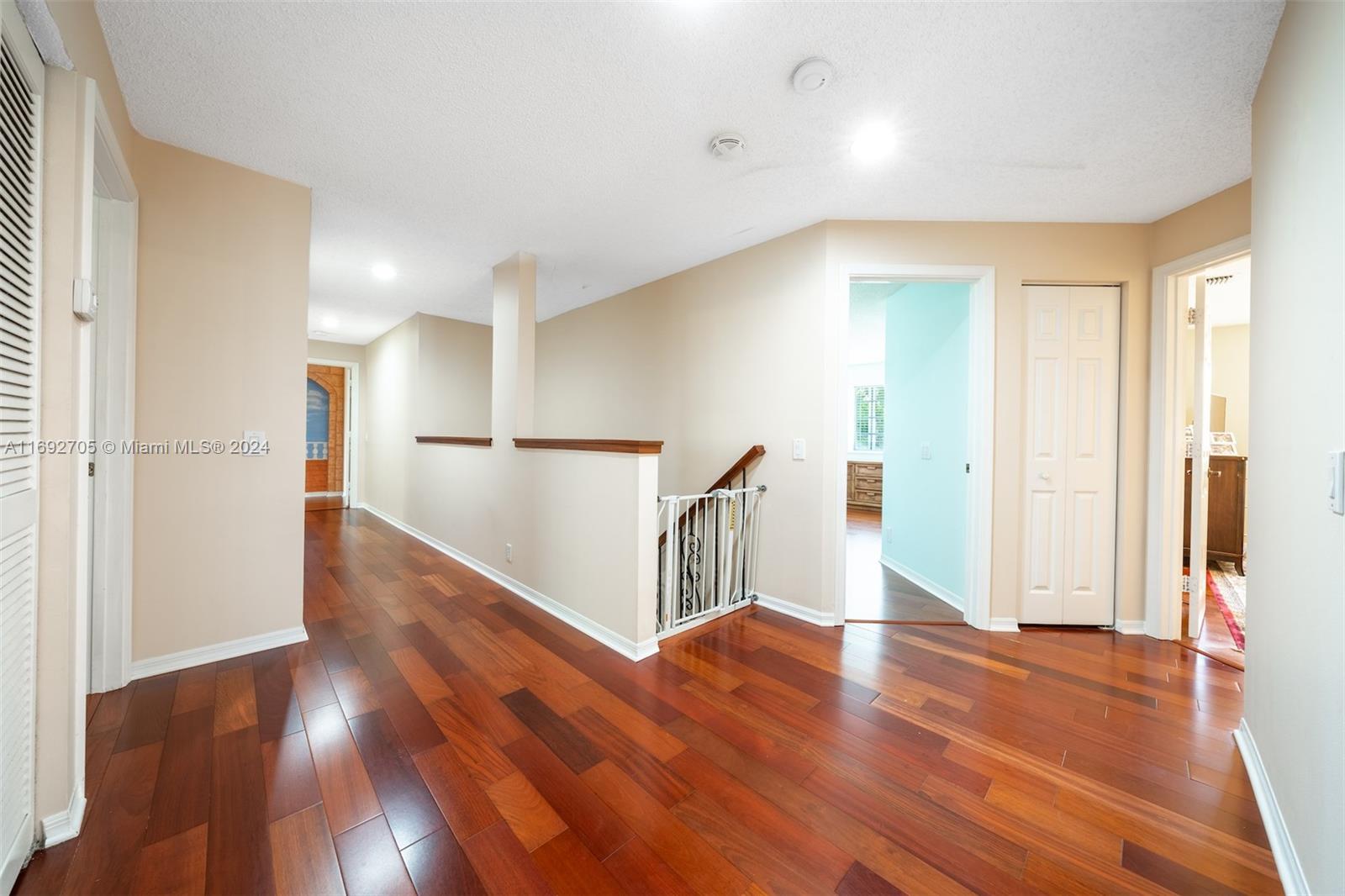 3745 Heron Ridge Ln