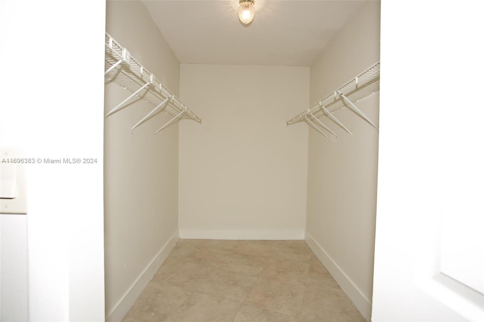400 Chestnut Ln