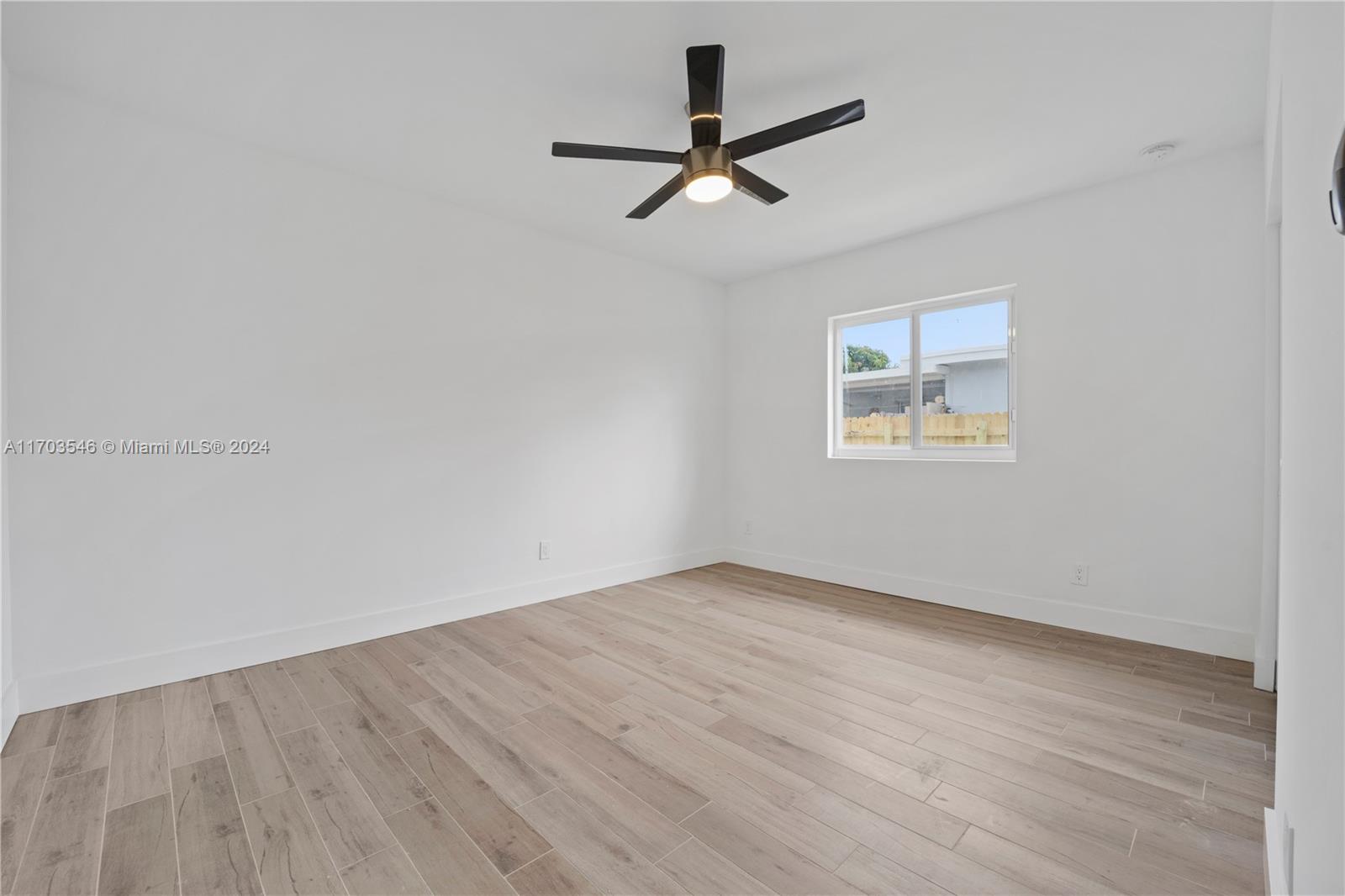 4826 NE 17th Ter