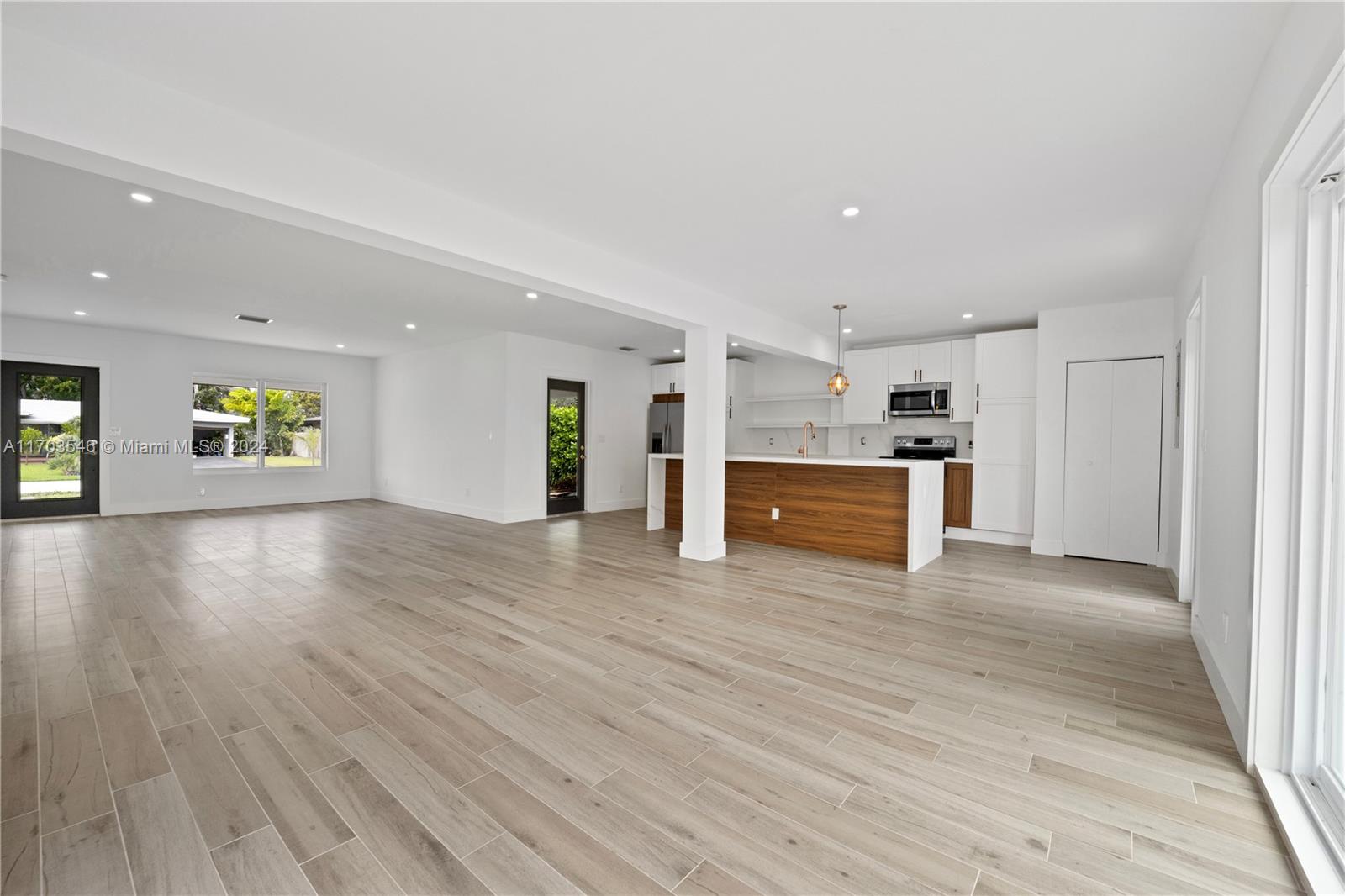 4826 NE 17th Ter