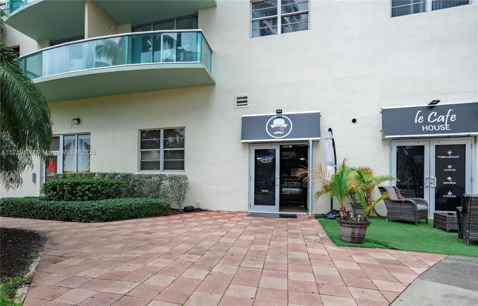 19390 Collins Ave # 609