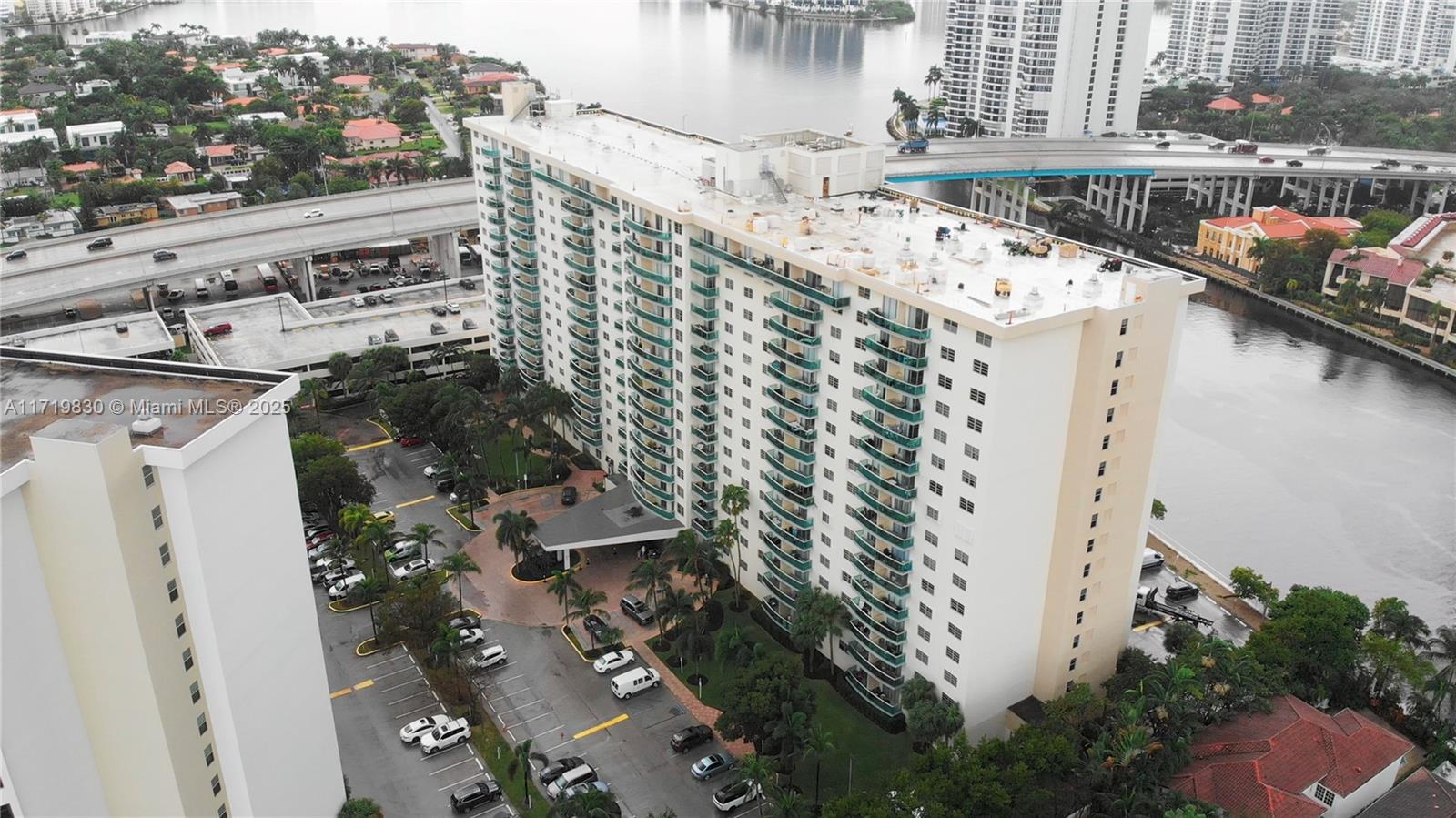 19390 Collins Ave # 609