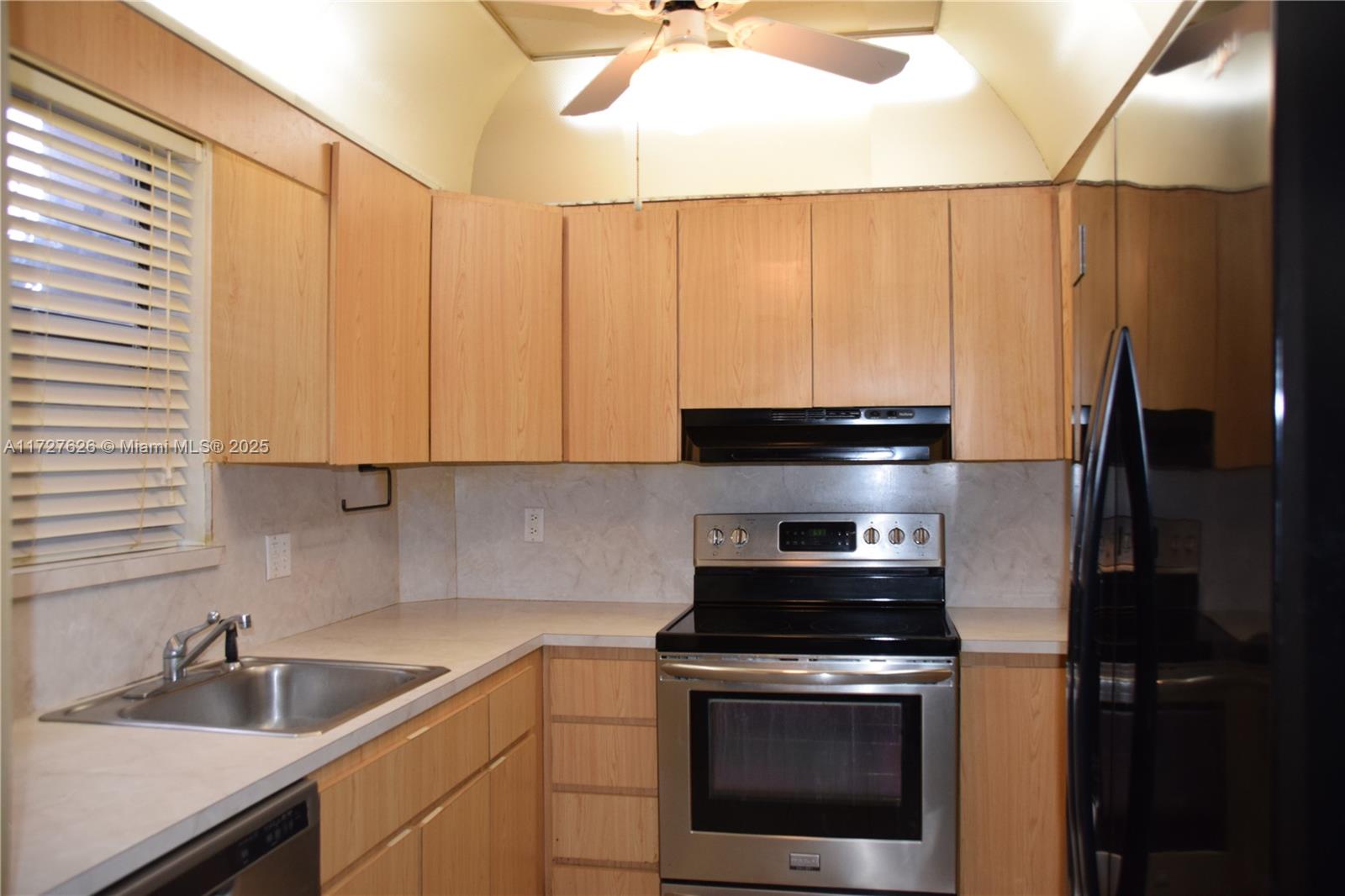 200 Jacaranda Country Club Dr # 6A