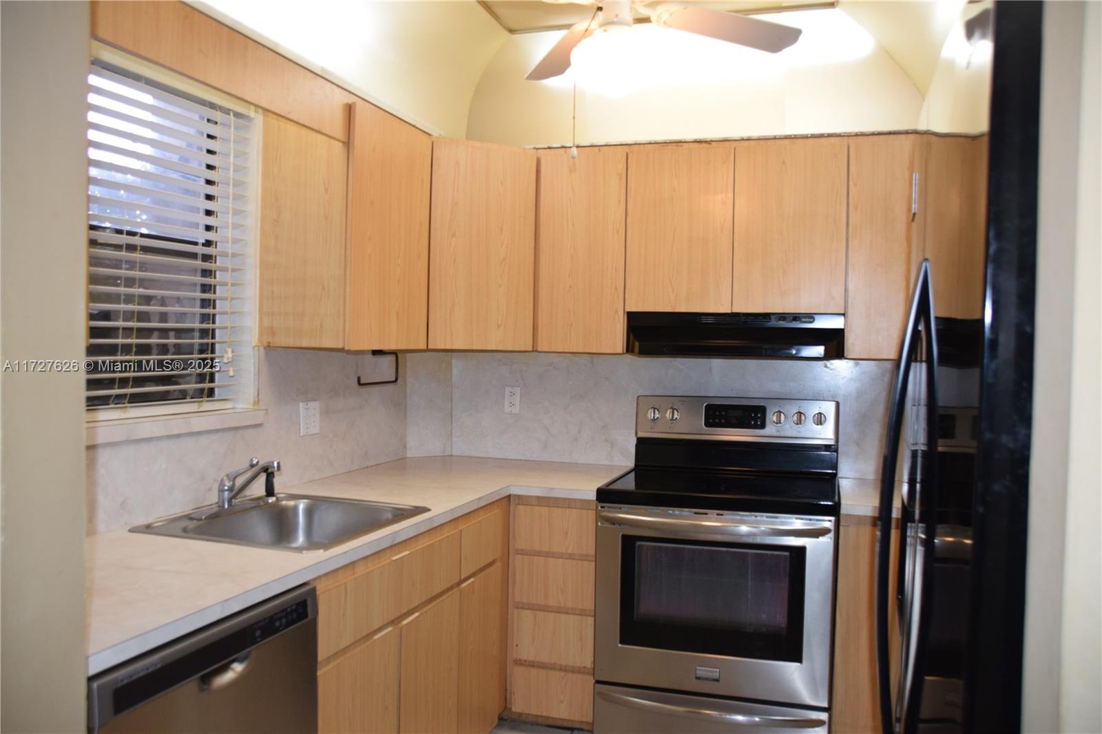 200 Jacaranda Country Club Dr # 6A