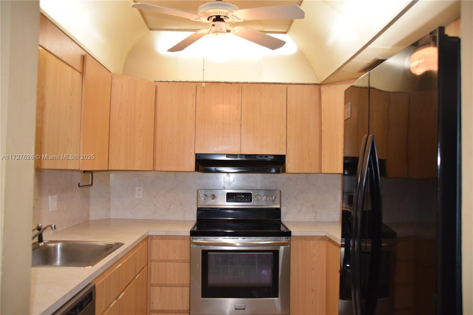 200 Jacaranda Country Club Dr # 6A