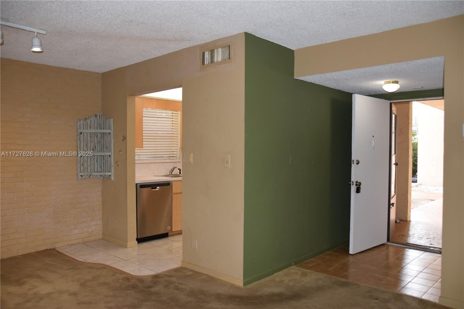 200 Jacaranda Country Club Dr # 6A