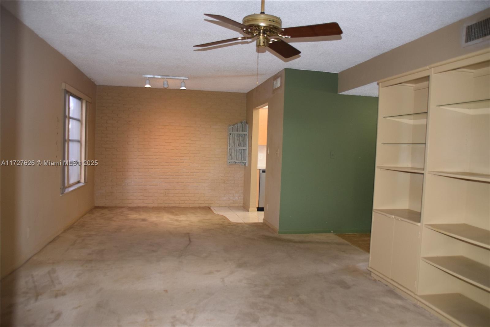200 Jacaranda Country Club Dr # 6A