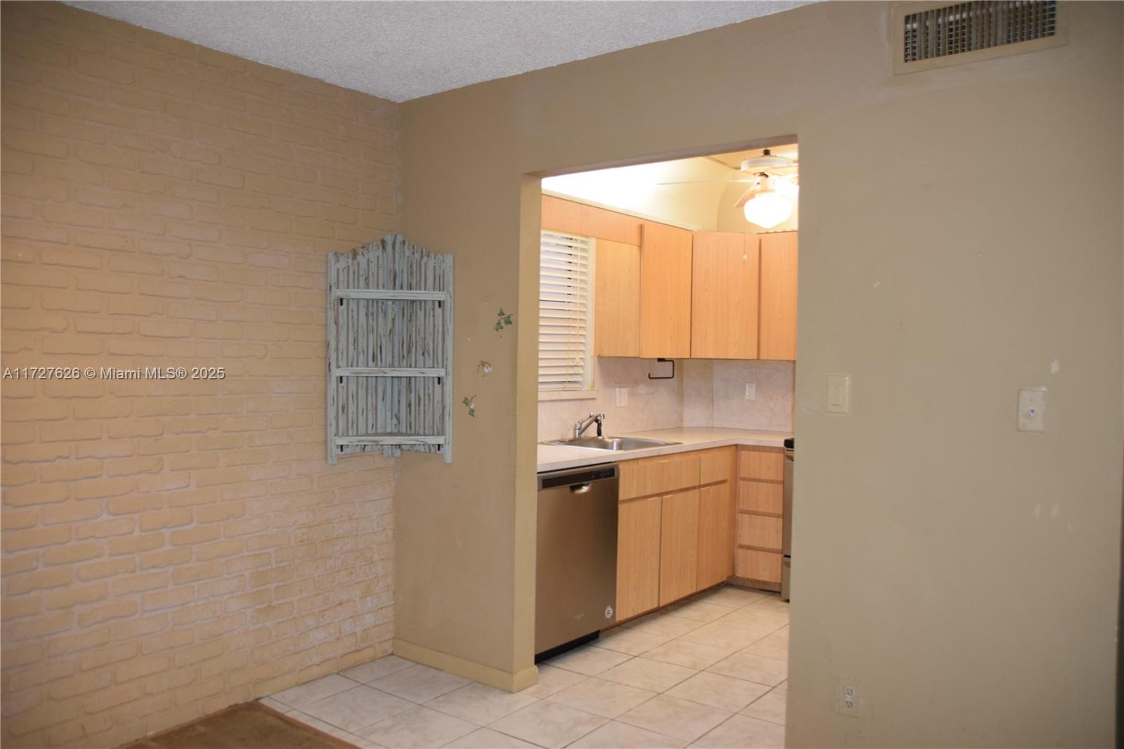 200 Jacaranda Country Club Dr # 6A