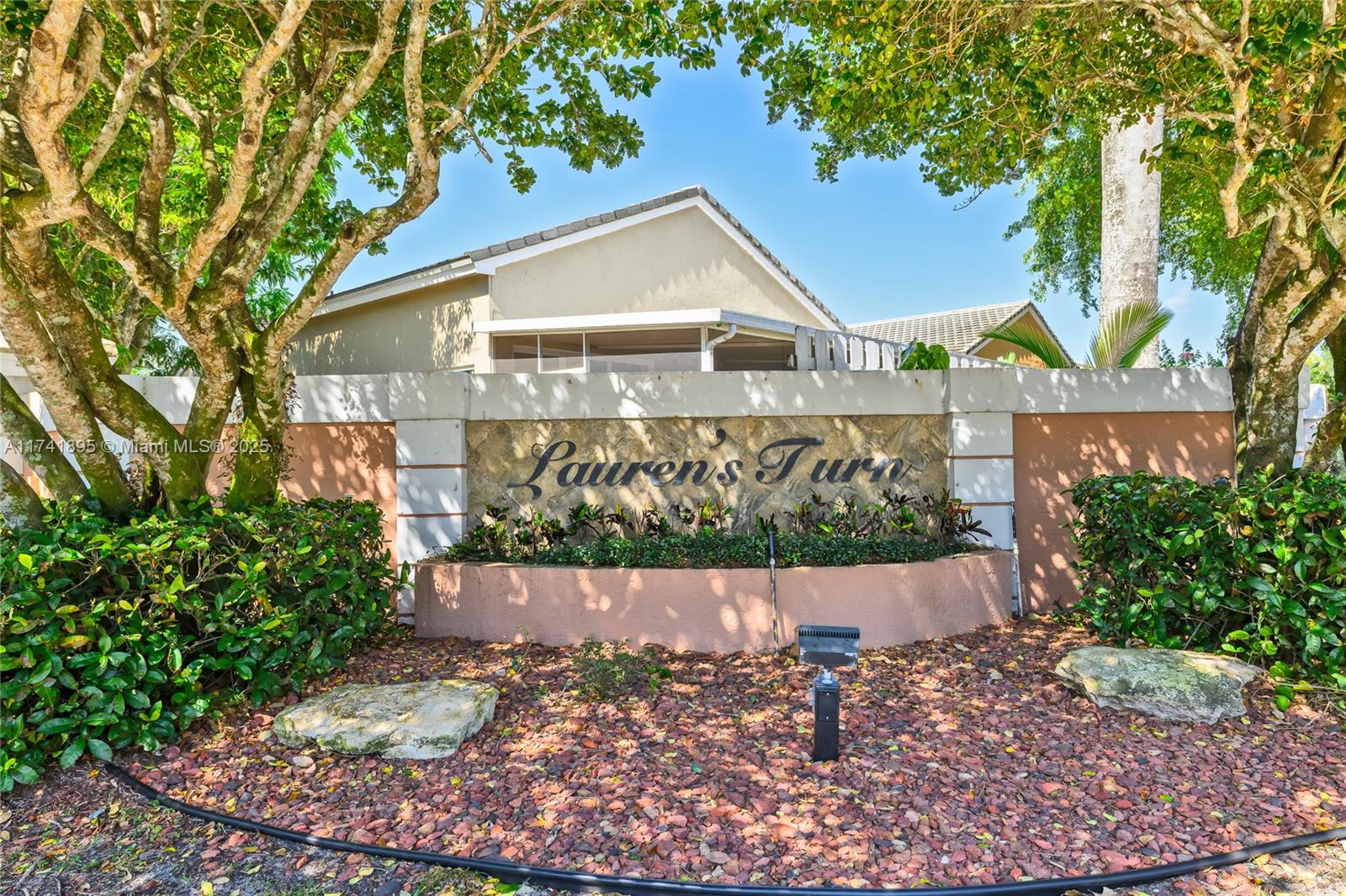 5212 NW 53rd Cir