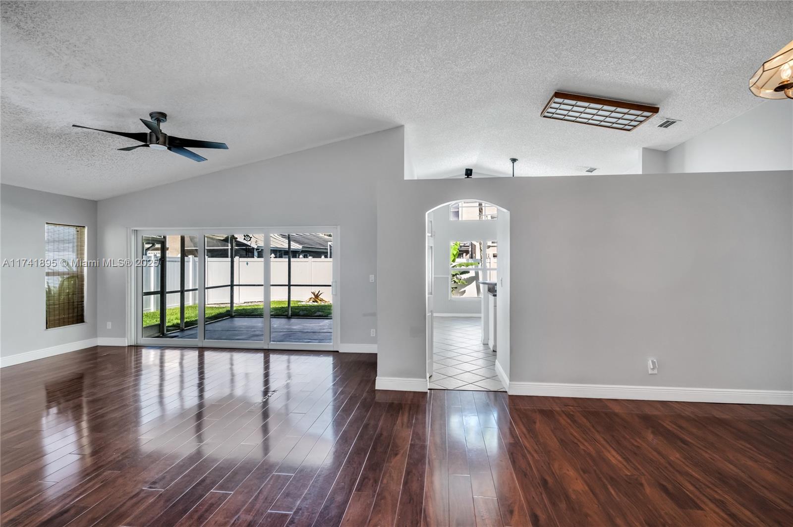 5212 NW 53rd Cir