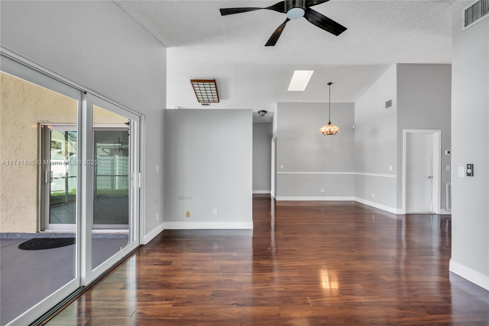 5212 NW 53rd Cir