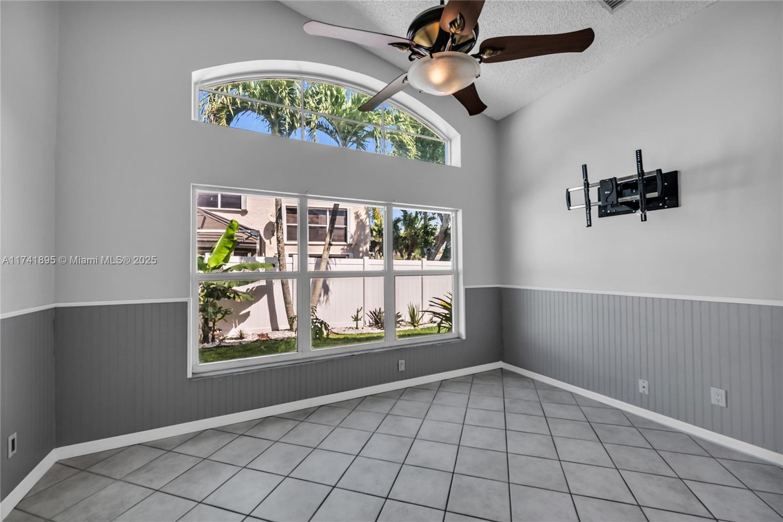 5212 NW 53rd Cir