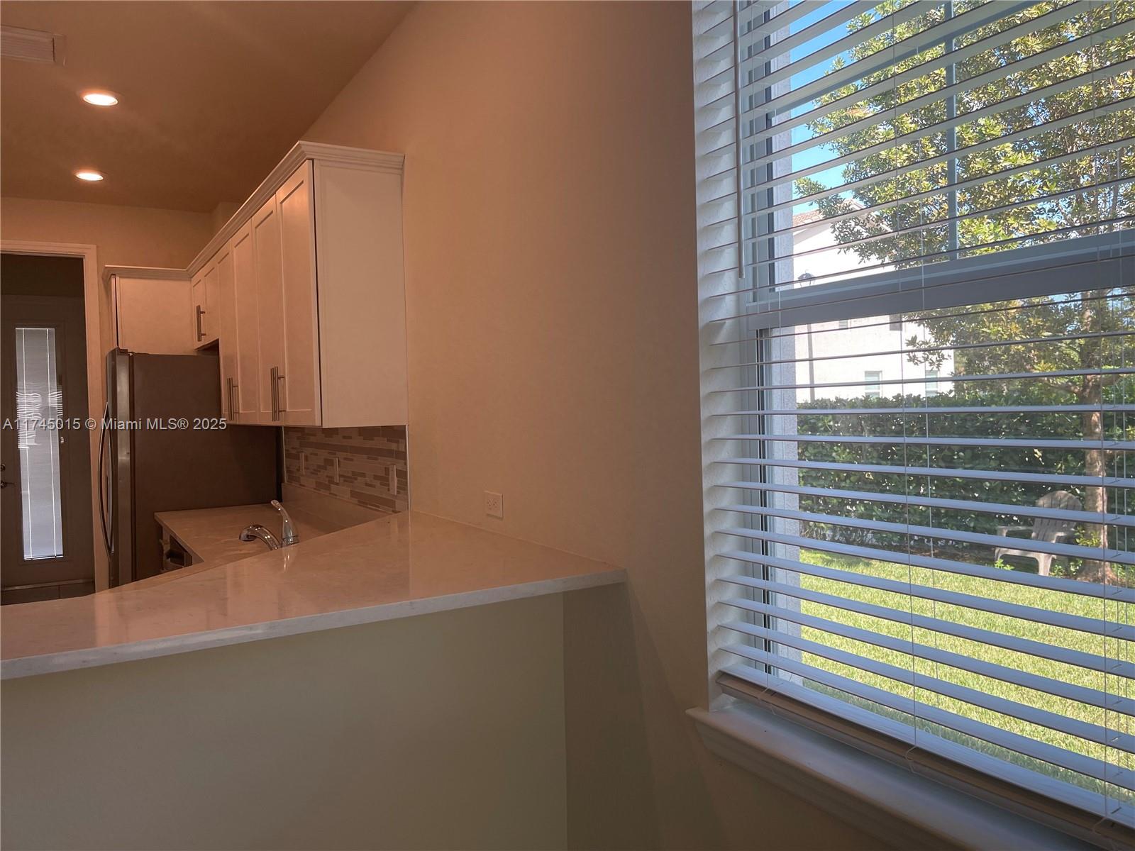1300 Eucalyptus Dr # 1