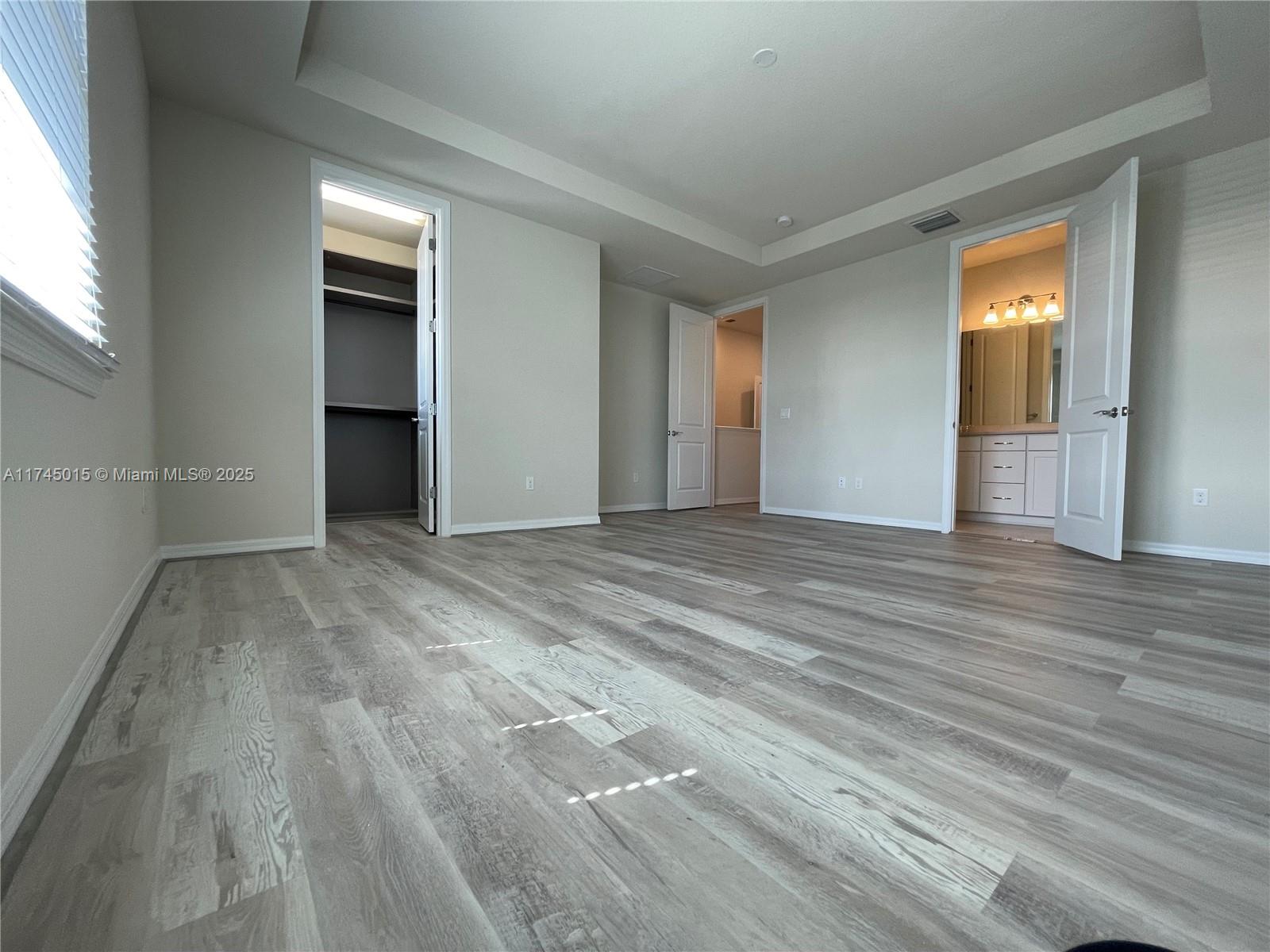1300 Eucalyptus Dr # 1