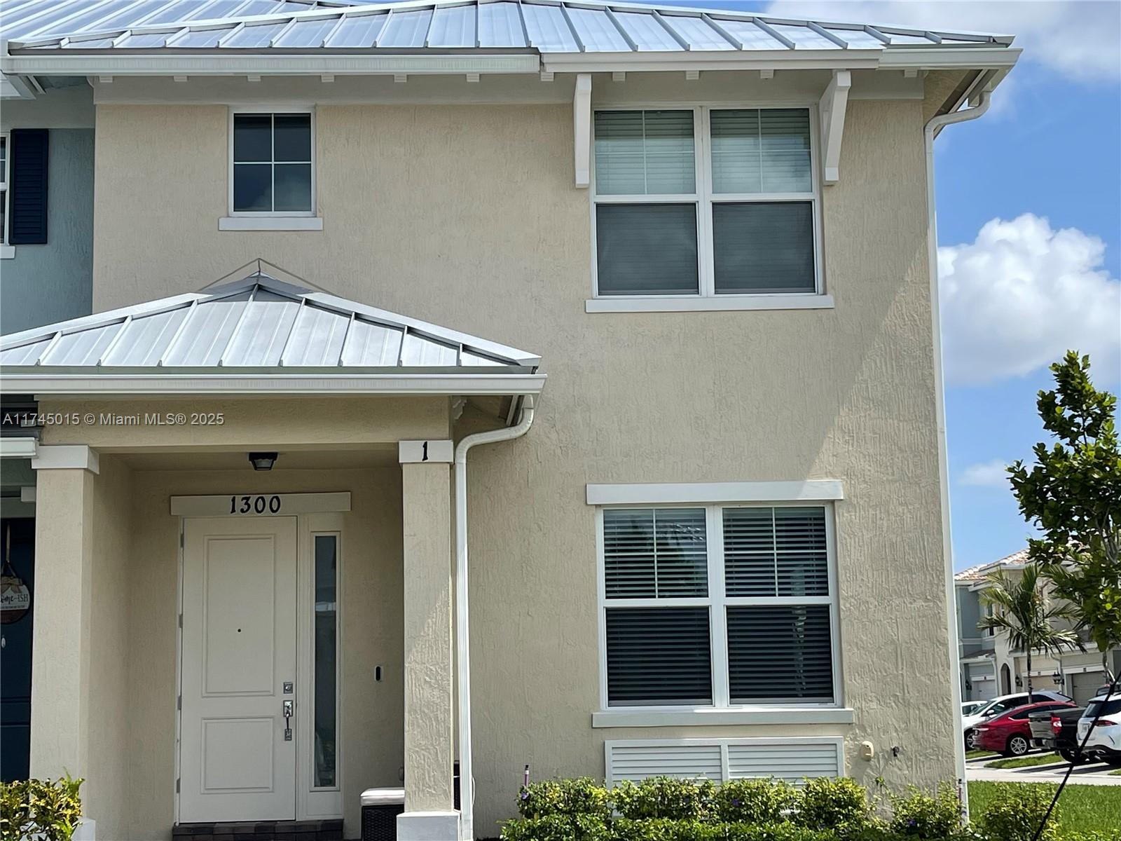1300 Eucalyptus Dr # 1