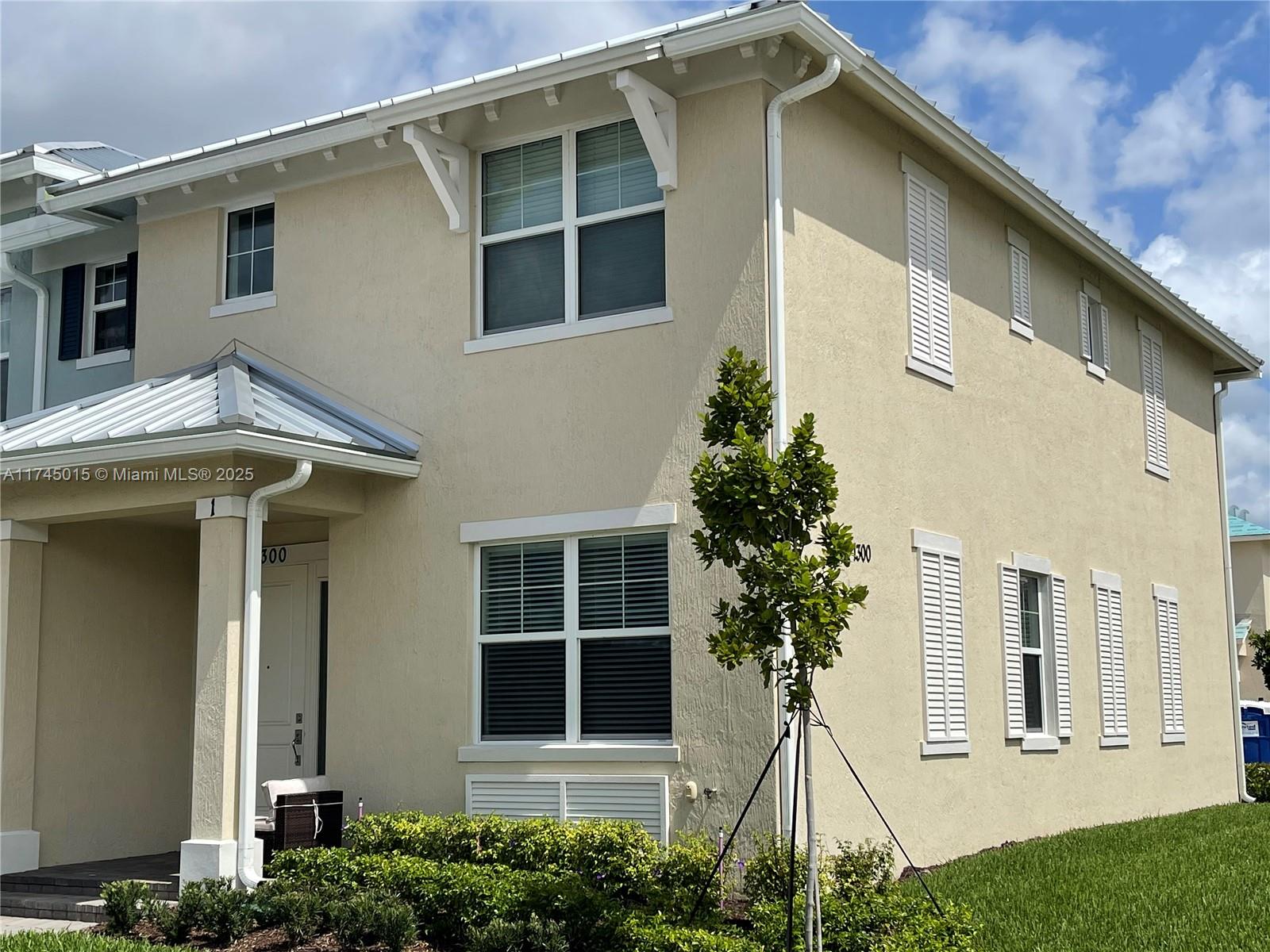 1300 Eucalyptus Dr # 1