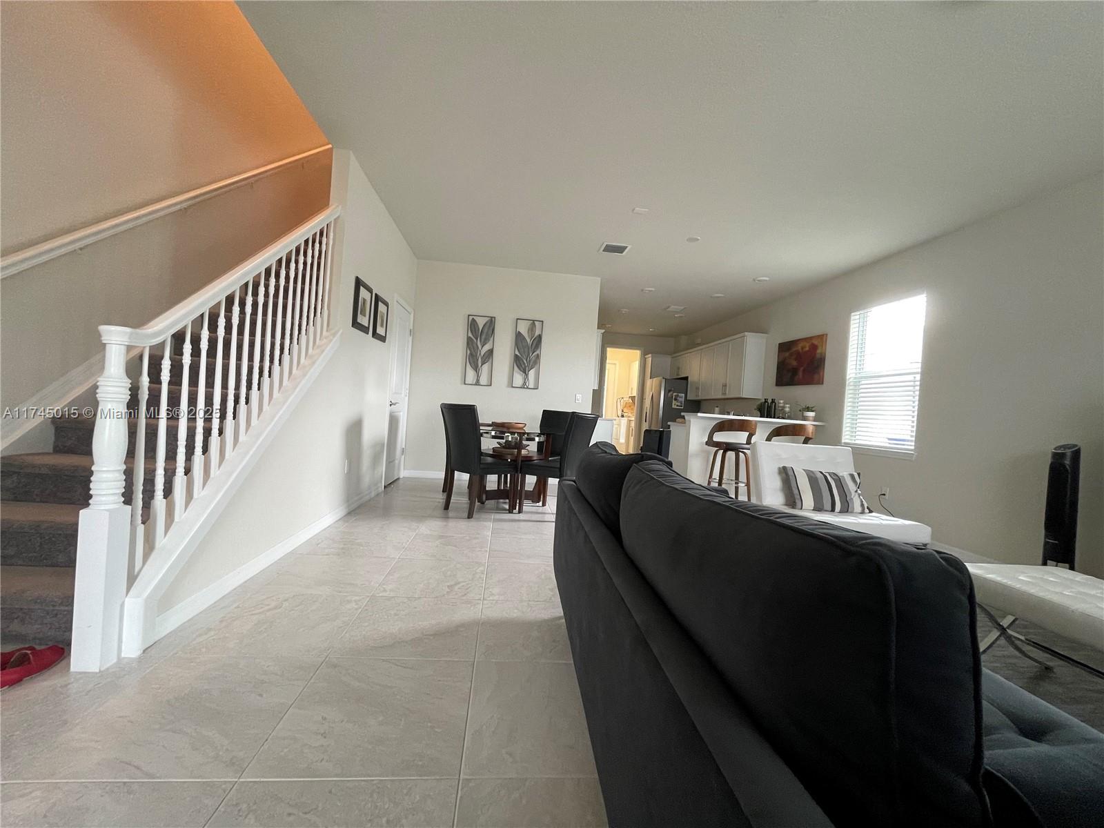 1300 Eucalyptus Dr # 1