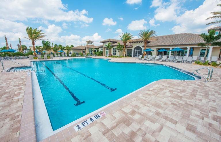 1300 Eucalyptus Dr # 1